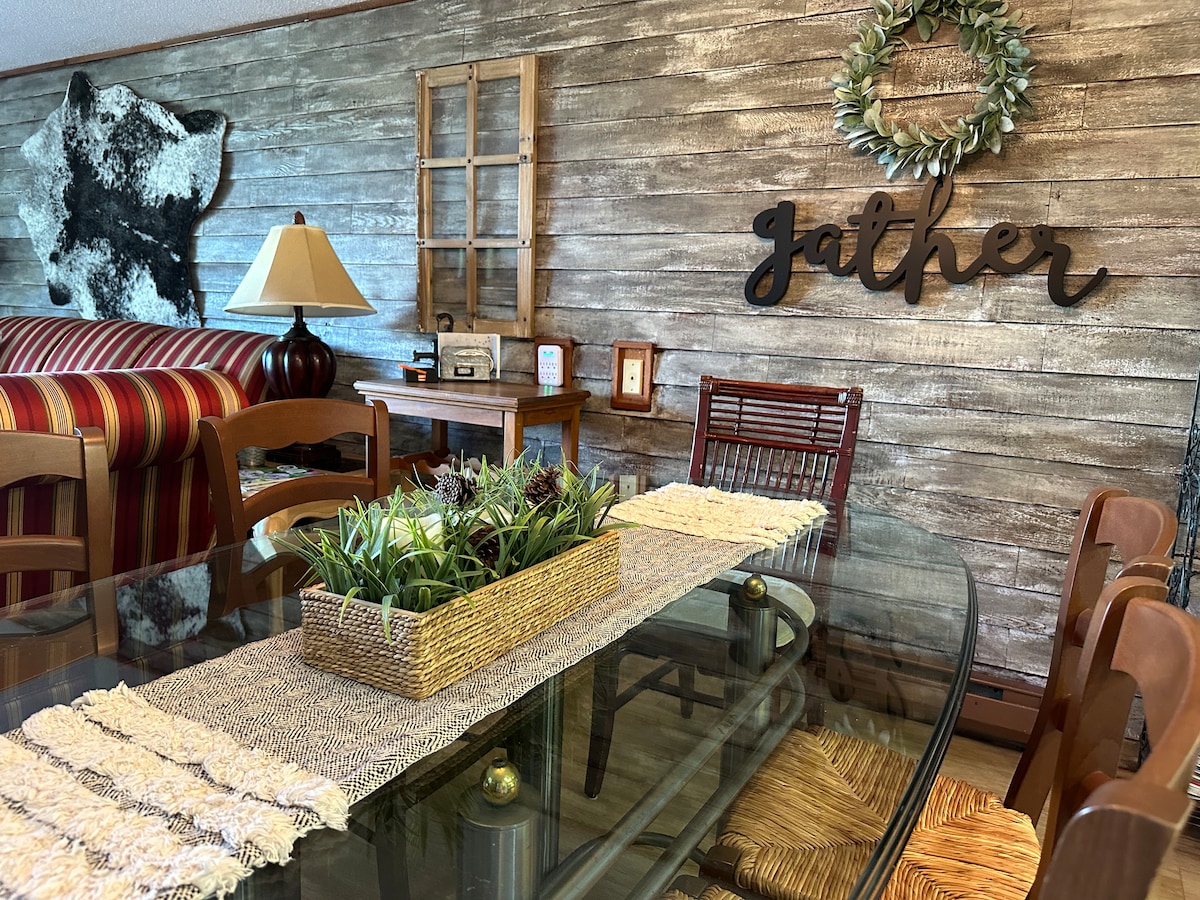 Suite Escape-Discounts-Steps to Slopes-Tubing image 14 Suite Escape@Snowlake   3-30 NTS | WALK to Lifts