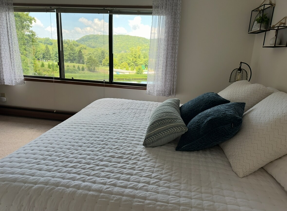 Suite Escape-Discounts-Steps to Slopes-Tubing image 29 Suite Escape@Snowlake   3-30 NTS | WALK to Lifts