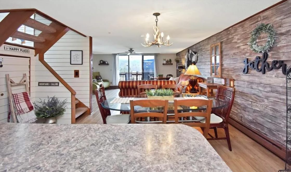 Suite Escape-Discounts-Steps to Slopes-Tubing image 31 Suite Escape@Snowlake   3-30 NTS | WALK to Lifts