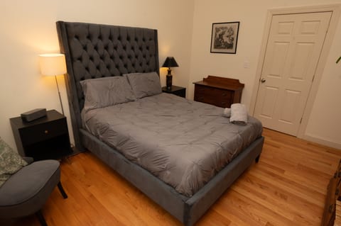Boston's Jamaica Plain w/ parking, A/C, laundry
