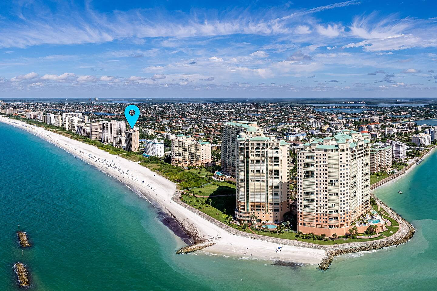 Fantastic location at the Aveline, in the SeaWinds Complex
