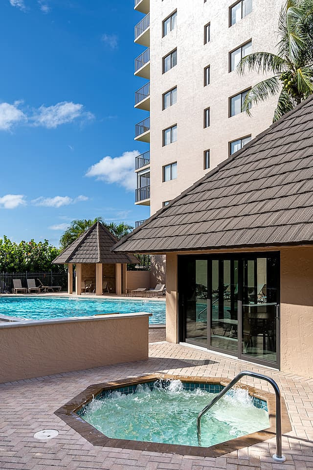 Hot Tub | SeaWinds