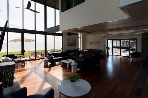 Stunning 9 Bedroom Villa on the Chesapeake Bay image 3