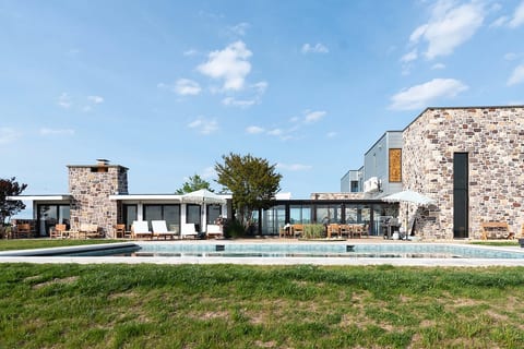Stunning 9 Bedroom Villa on the Chesapeake Bay image 2