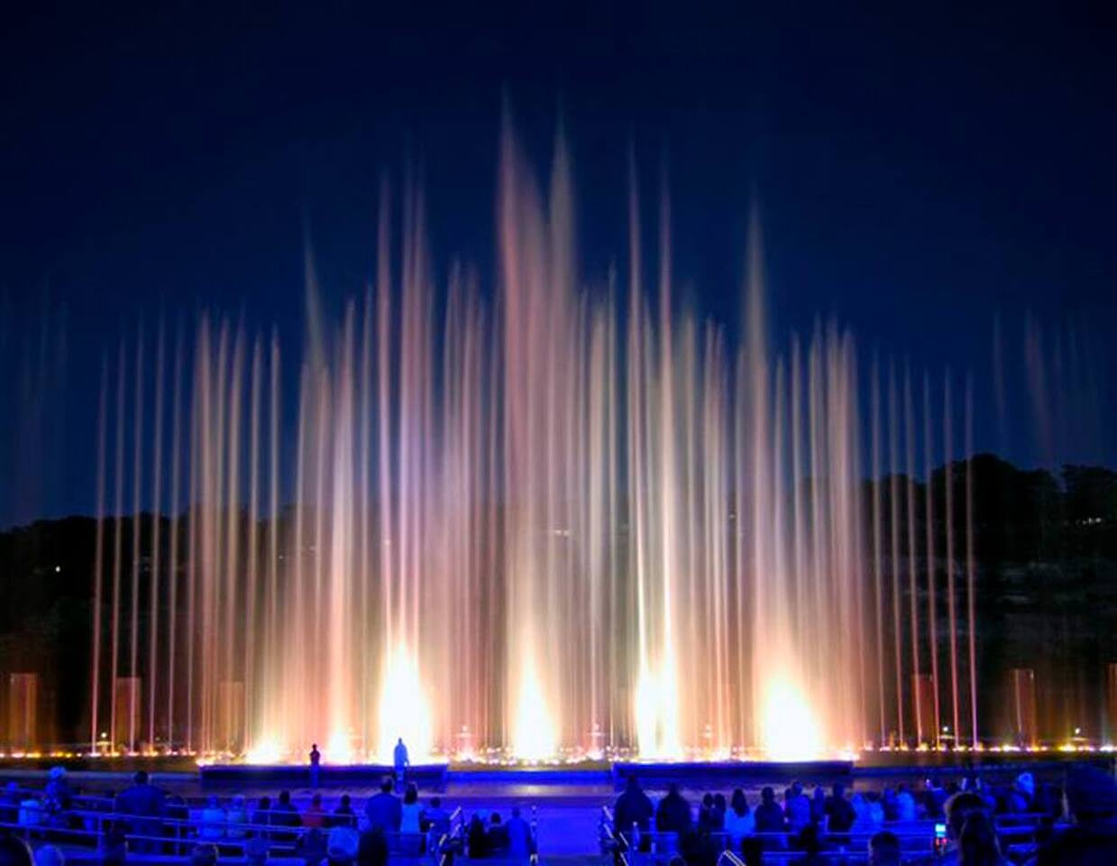 Branson Landing Fountain Show | 20 miles
 