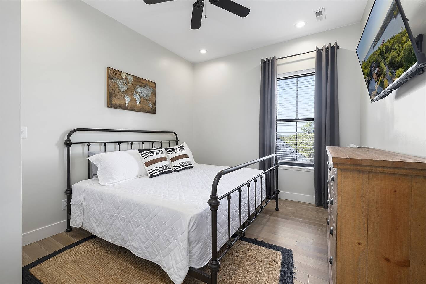Bedroom 4 | King Bed | 2nd Floor