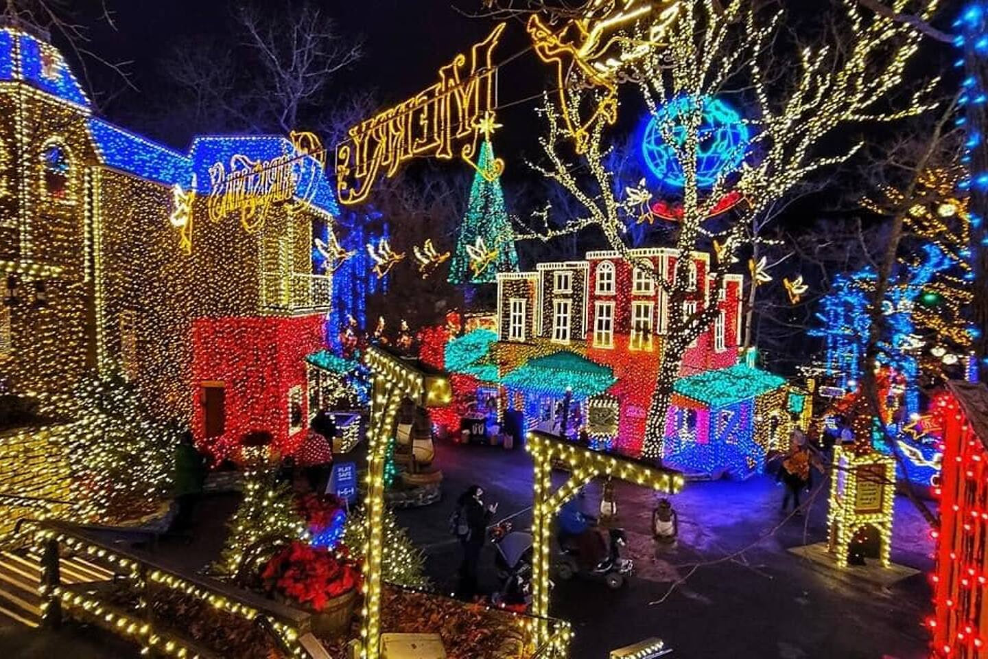 Holidays at Silver Dollar City Holidays | MajesticRetreat | HotTub | 3 Ensuite