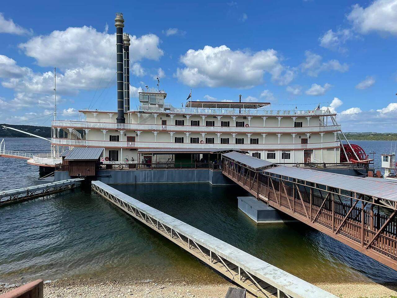 Showboat Branson Belle | 4 miles