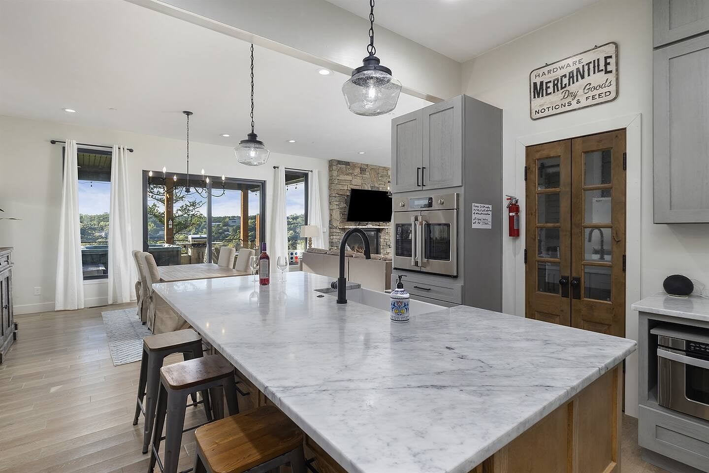 Spacious Chef's Kitchen