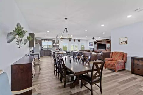 Gorgeous long dining table. Sits 10