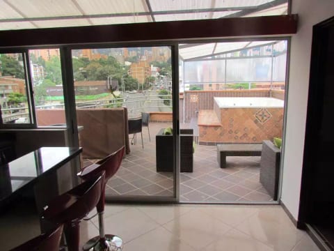6 Bedroom Combo Both Penthouses Both Roof Decks.