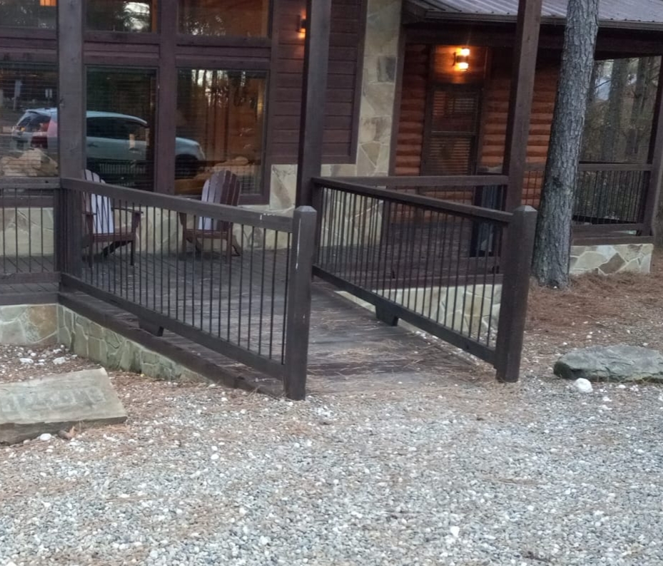 Step free access to home - parking to ramp Step free access to home - parking to ramp - Iron Horse Lodge - Broken Bow