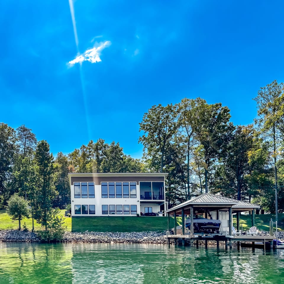 The StarBird: Waterfront with BIG views!   - Huddleston