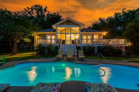 The Pool Trust House - 182 6th Ave, LLC