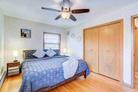 Chicago  2Br Condo - Downtown Access