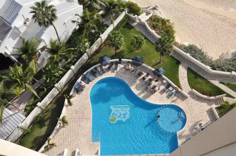 nirvana-the-cliff-cupecoy/