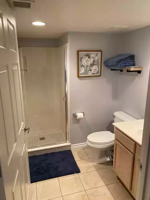 2nd bathroom with a shower. - Boater’s Paradise, Kingsview 4th floor, on Lake! - Lake Havasu City