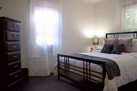 Bedroom 2 / Full - size