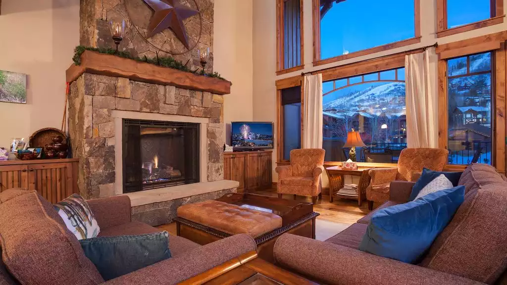 Living Room with view of the mountaind and gondola, love this room - Cimarron Unit 14 - Steamboat Springs