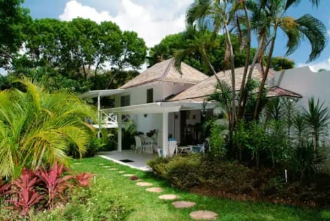 Bluff Cottage - Sandy Lane Estate