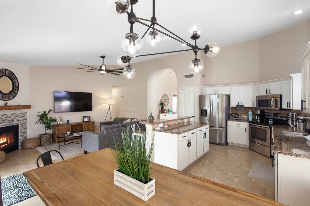 On HGTV! Private Pool, Game Room, Great Location!