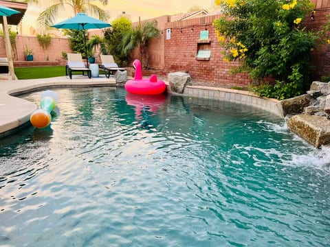 On HGTV! Private Pool, Game Room, Great Location!