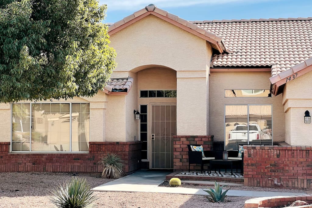 On HGTV! Private Pool, Game Room, Great Location!