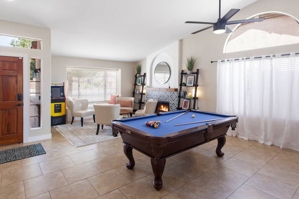 On HGTV! Private Pool, Game Room, Great Location!