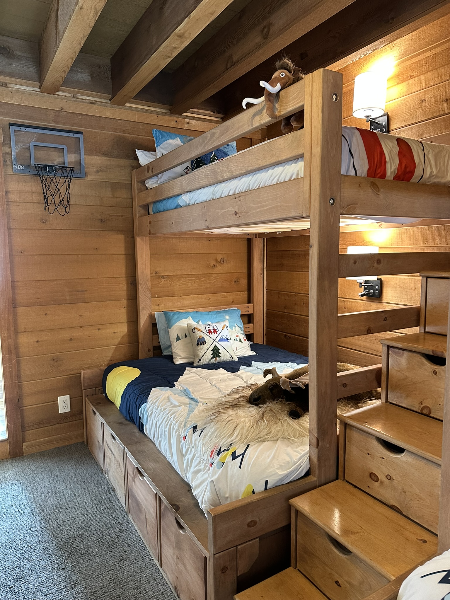 2 Twins/ 2 Fulls, basketball, wii, xbox Bunk room 4