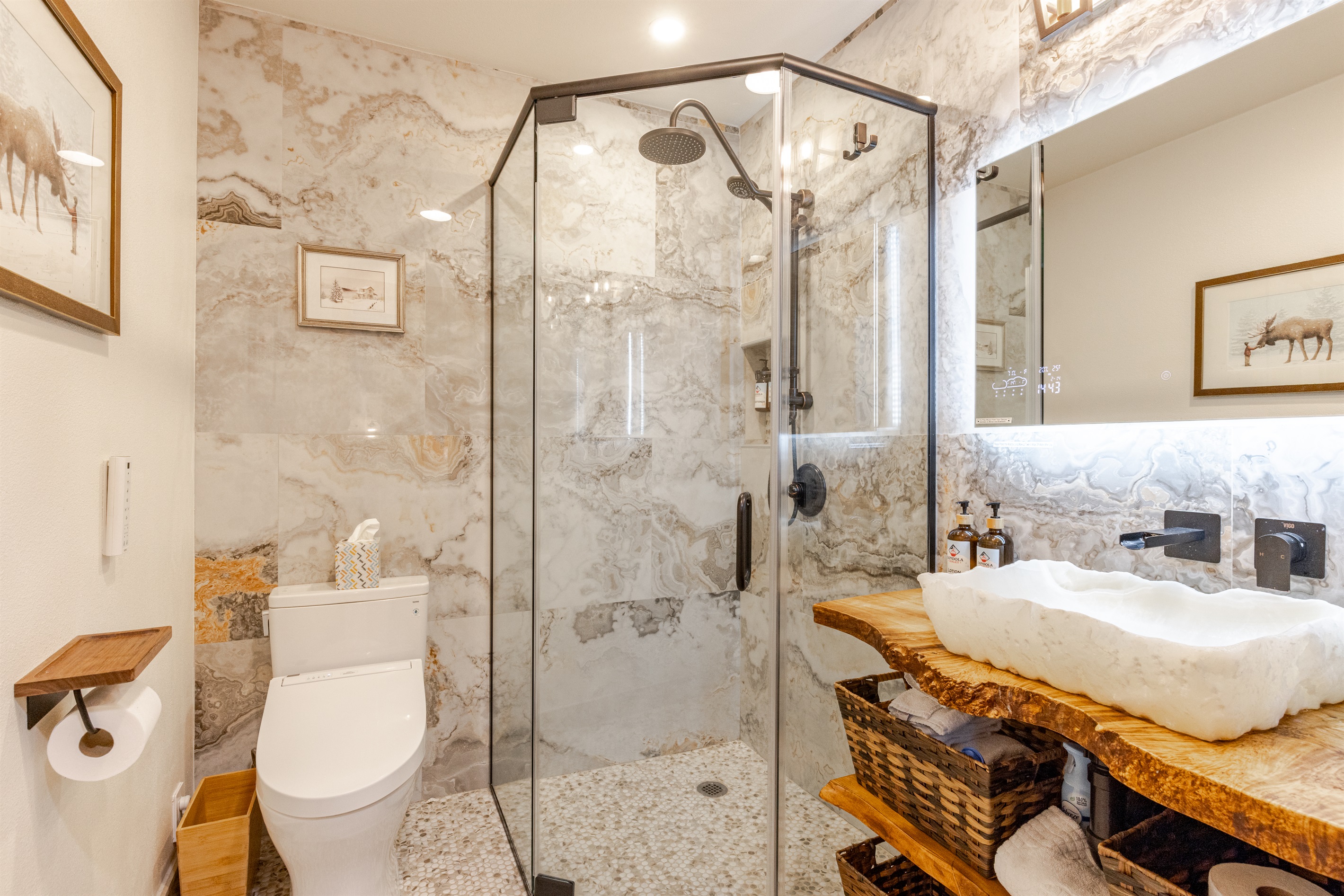 Bathroom 2 w/ Bidet, heated seat & heated fog free mirror