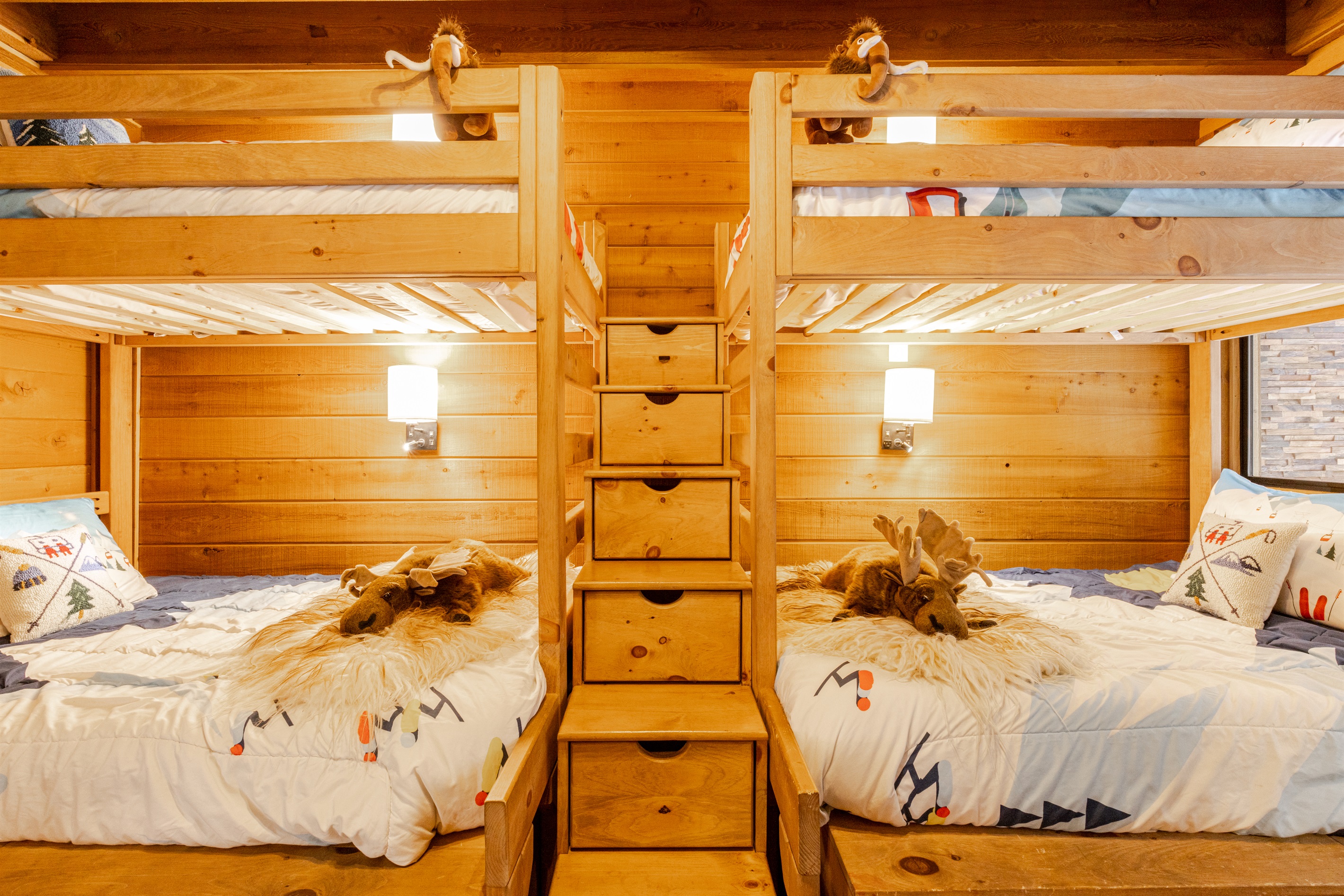 2 Twins/ 2 Fulls, wii, xbox Bunk room 4