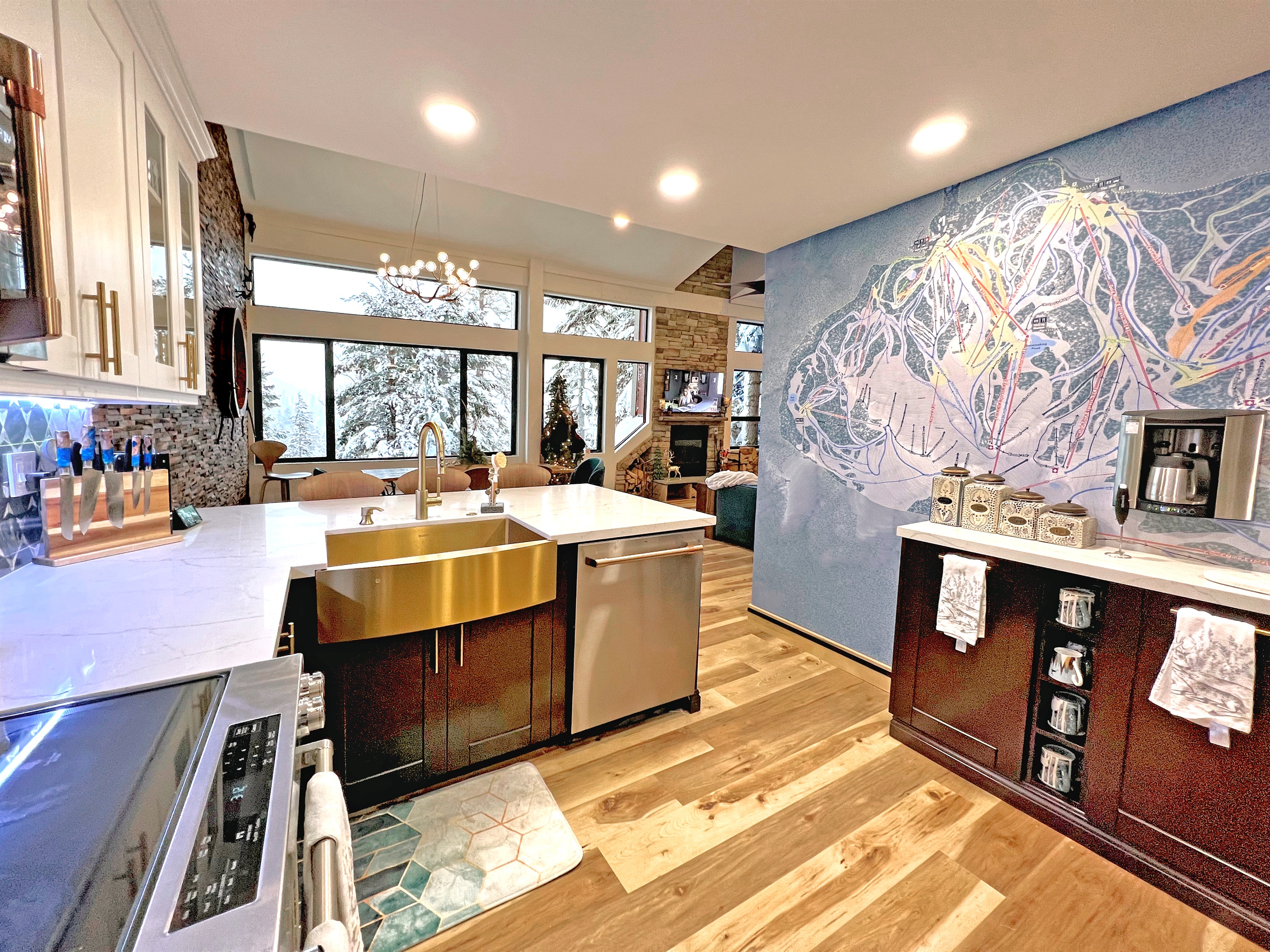 Chef's kitchen w/ premier appliances