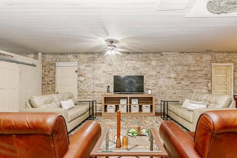 Spacious 3/2 with Historic Charm & Modern Comfort