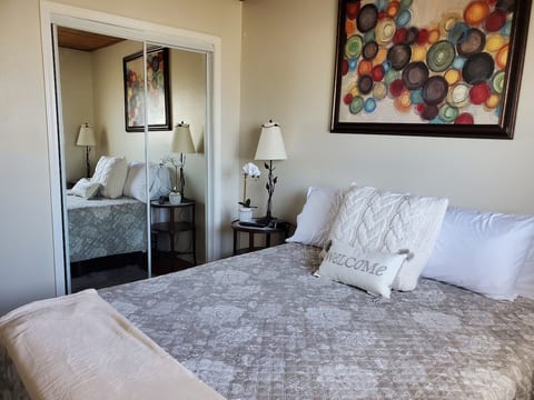 Comfortable queen sized bed with 100% cotton sheets.
