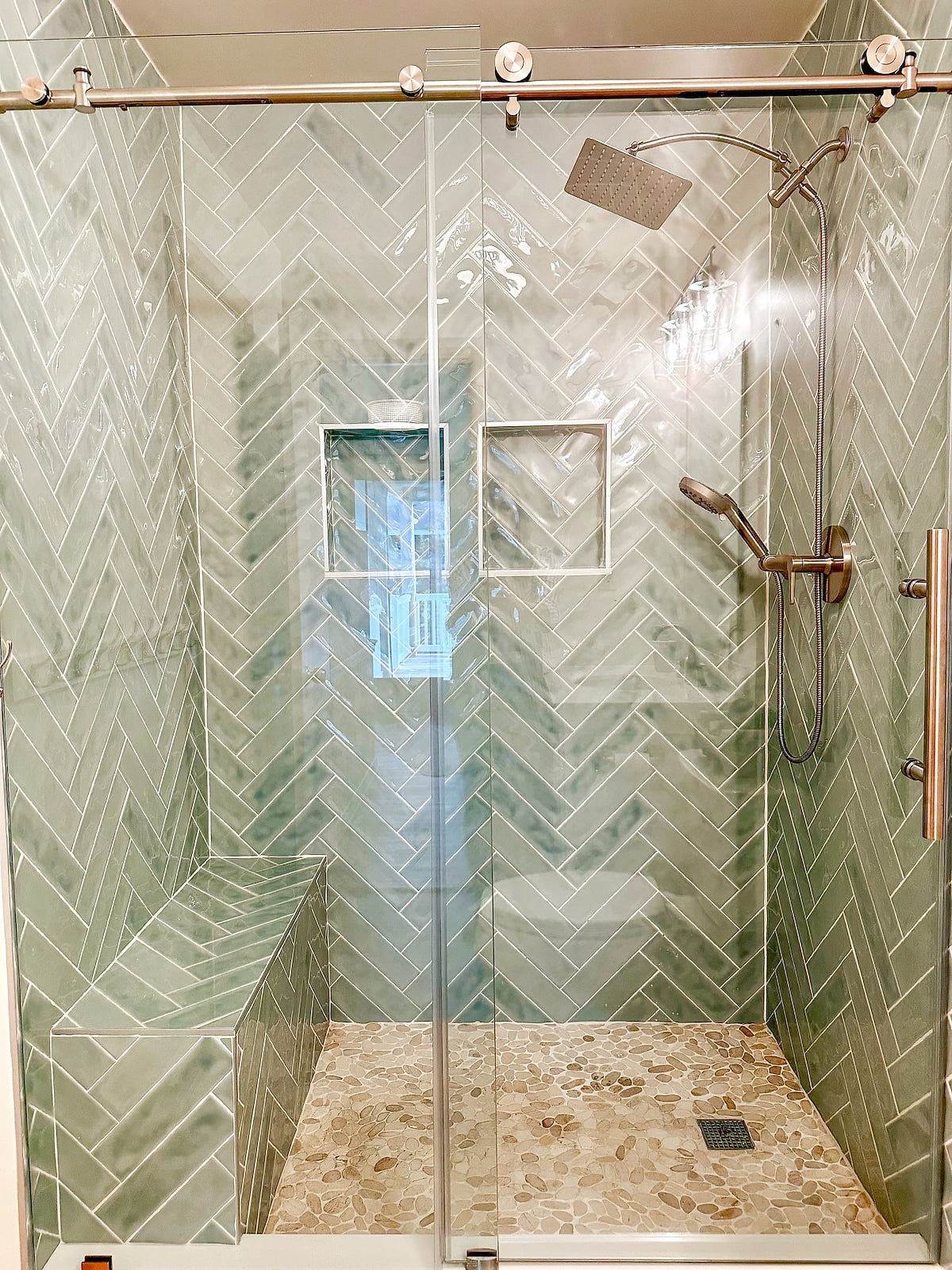 Full bathroom 3 image 2