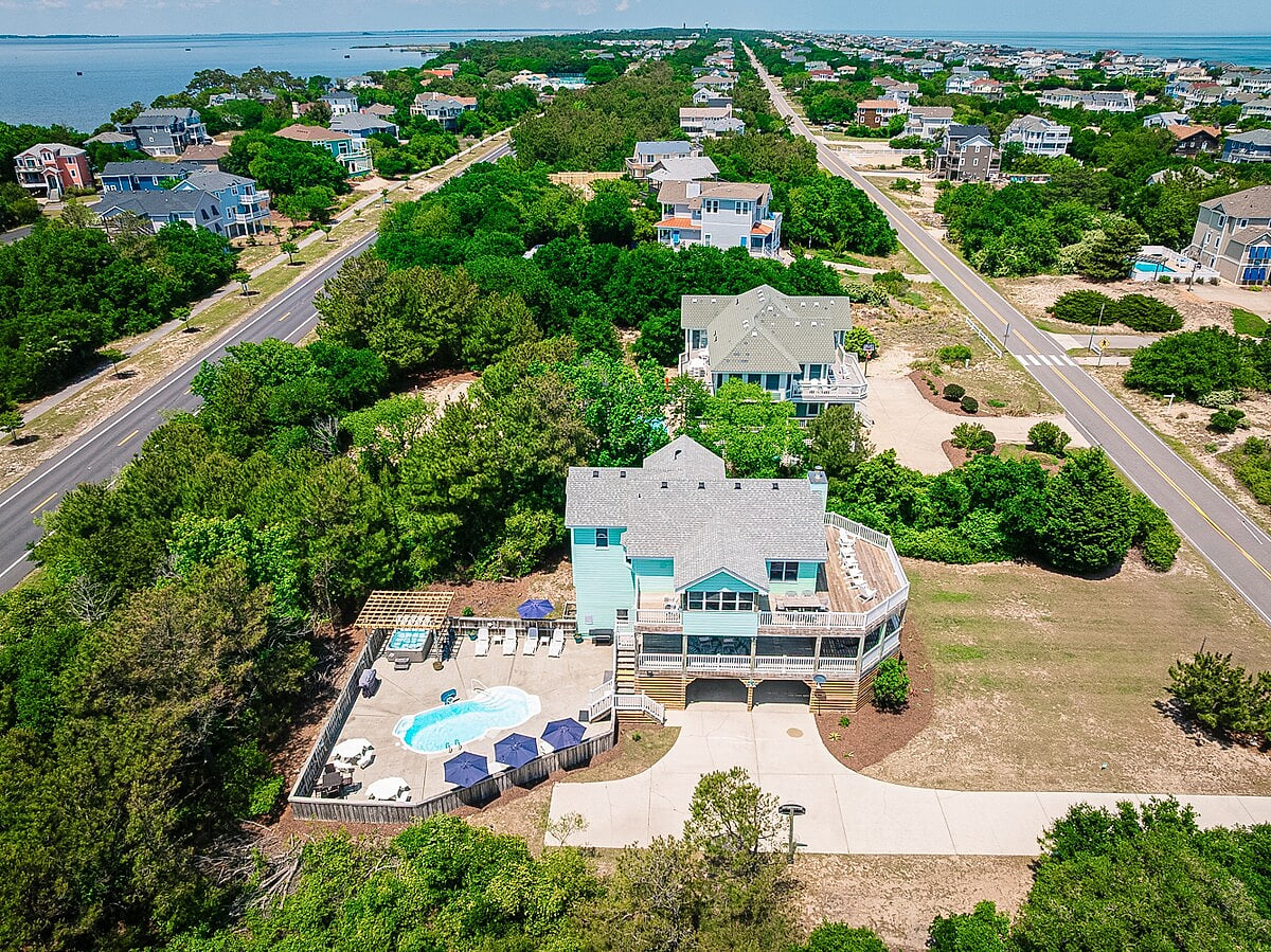 Exterior image 4
