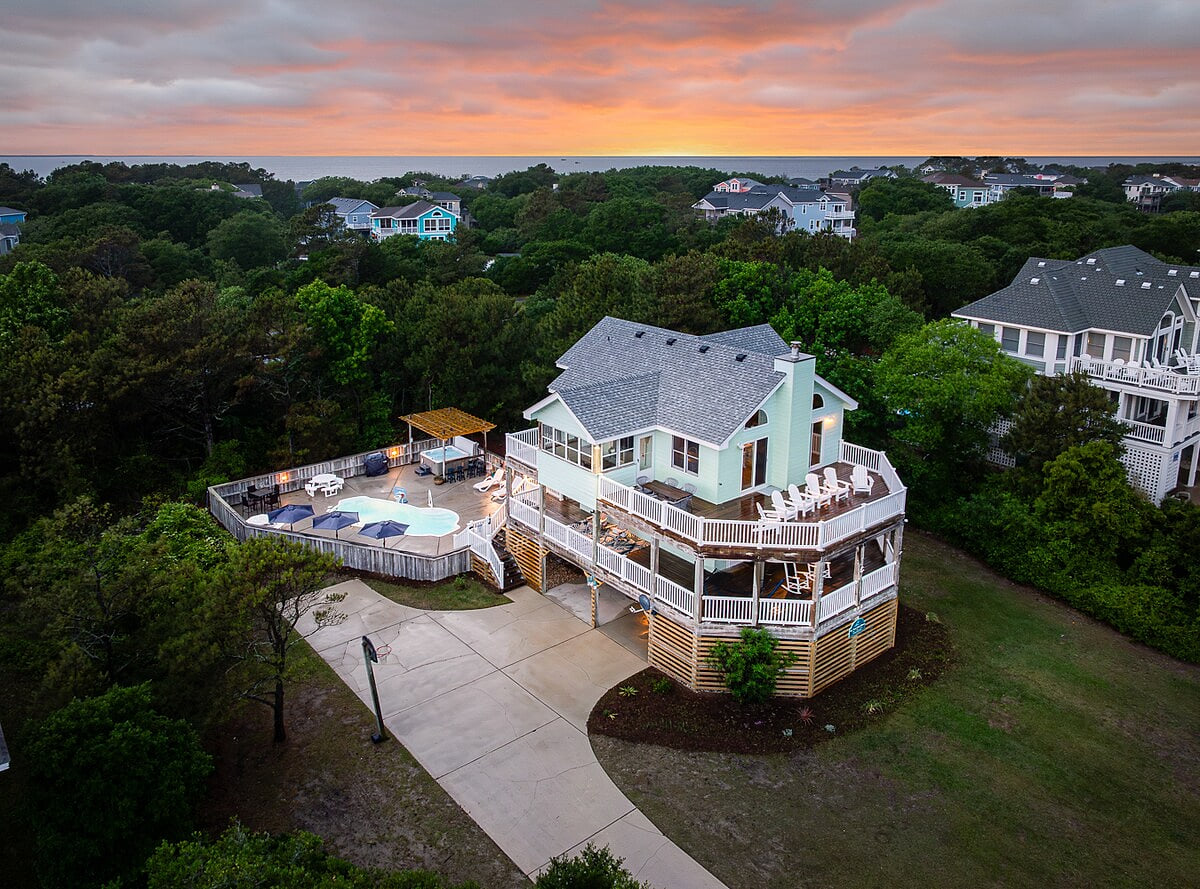 Exterior image 6