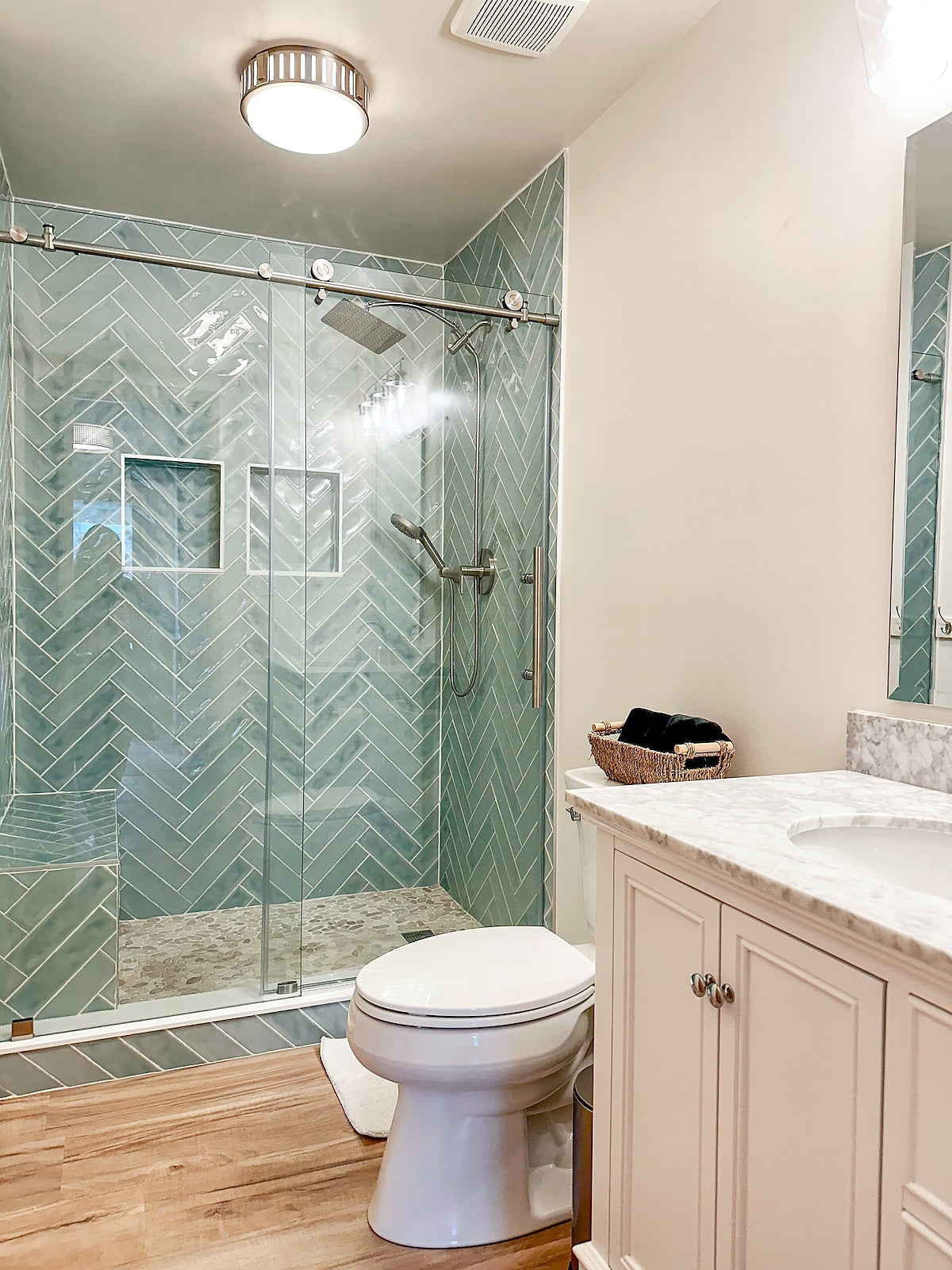 Full bathroom 3 image 1