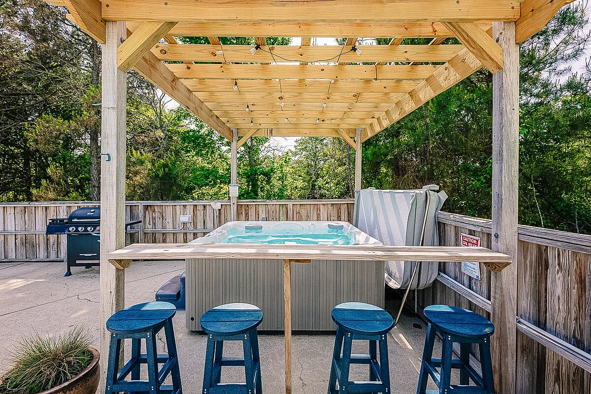 Hot tub image 1