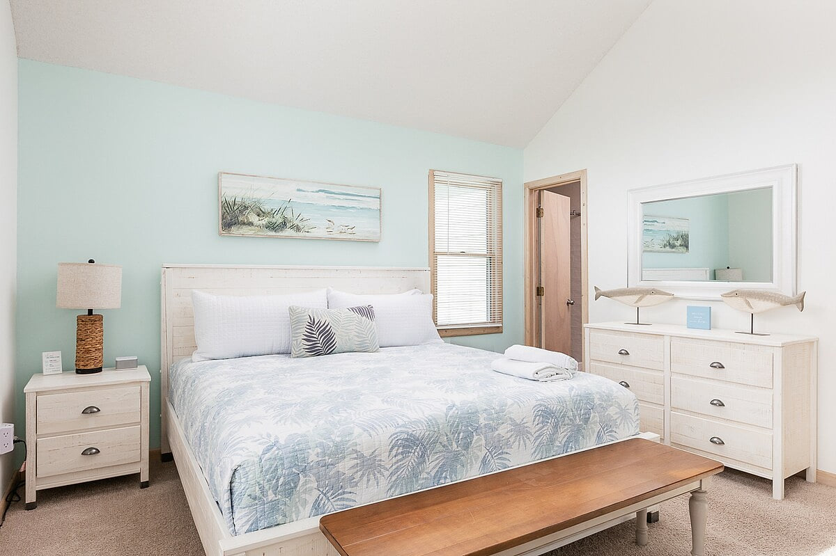 Bedroom 1 image 1