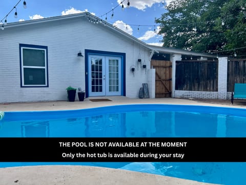 Pool House Paradise - 1BD / 1 Bath - Near TTU