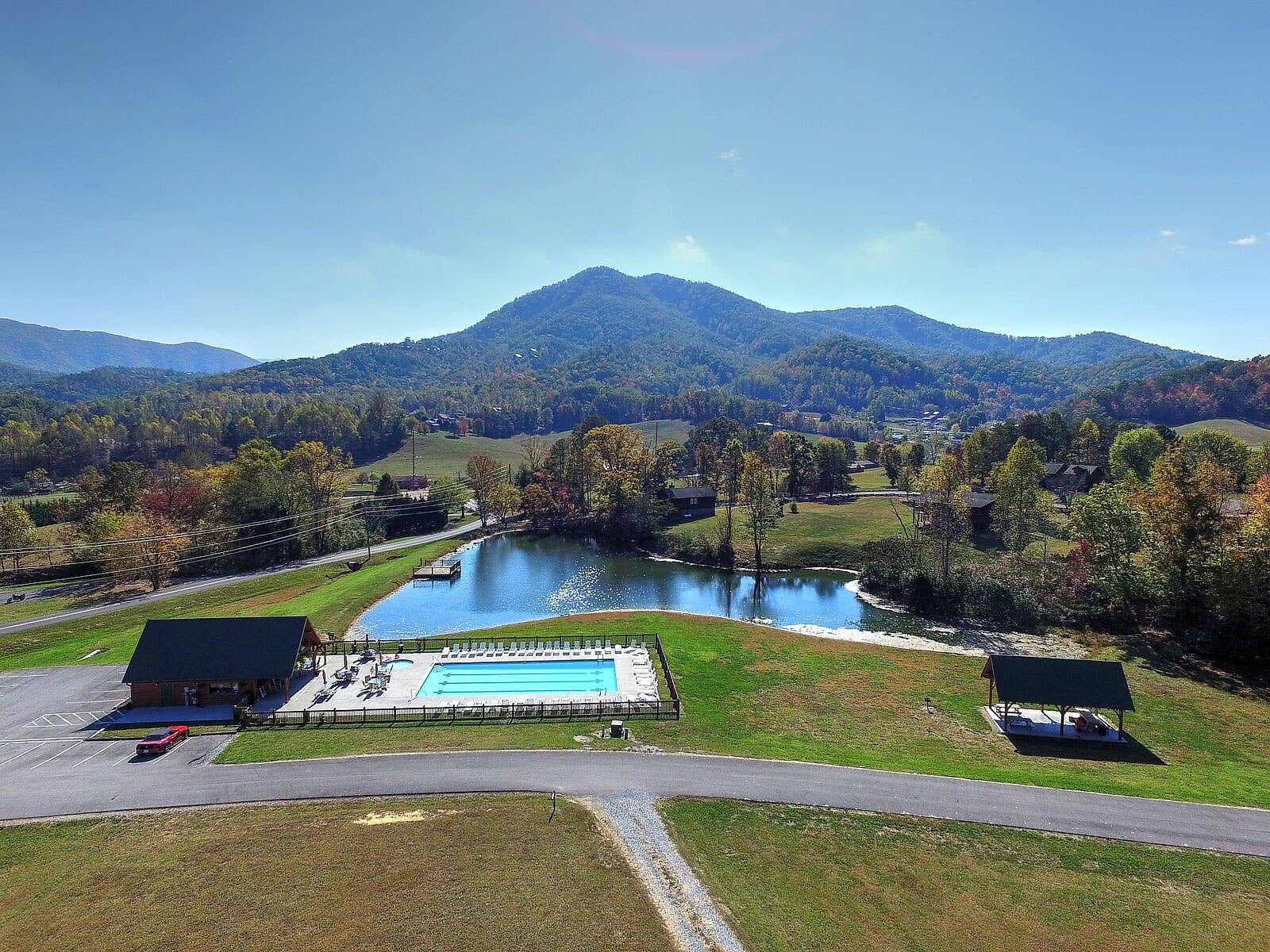 Gypsy Road - Community Pool and Fishing Pond
