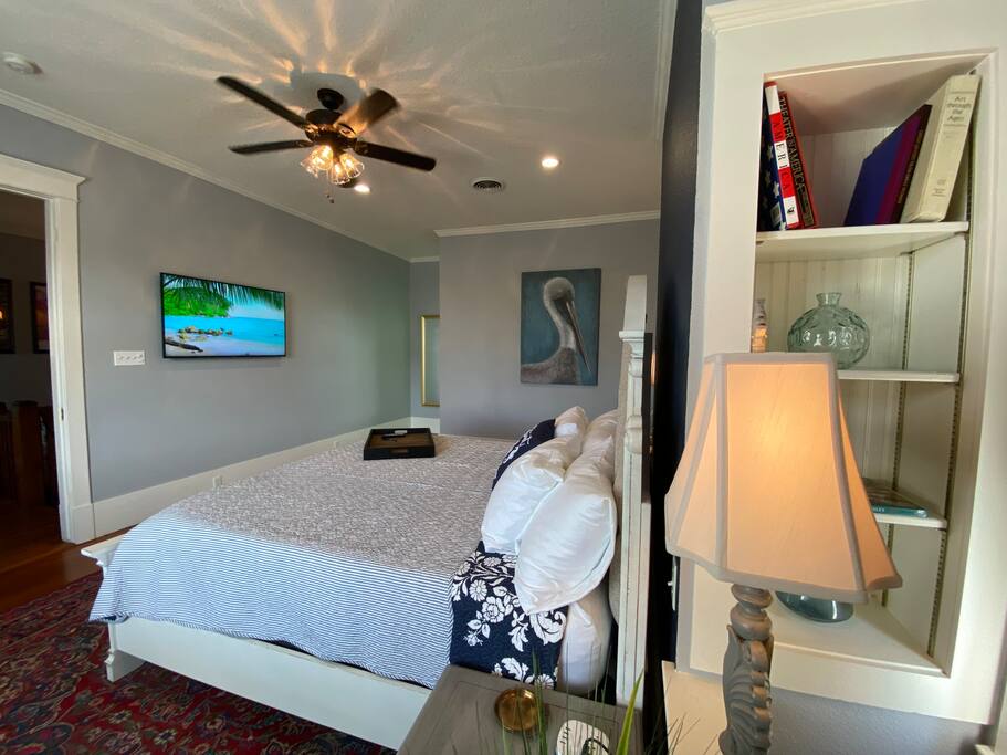 luxe-beach-house-pool-2-king-bed-sleep-14-patio/