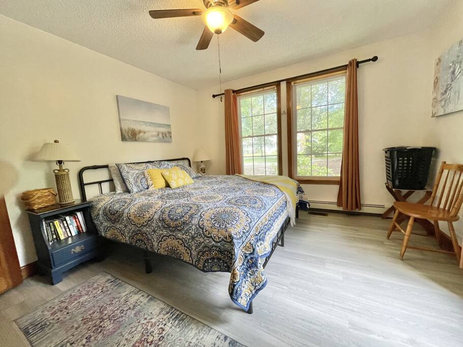 * Game Room, Linens, Quiet St, Central AC, 4bd/2ba