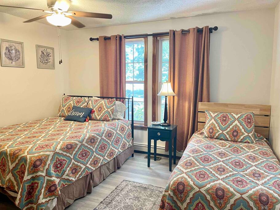 * Game Room, Linens, Quiet St, Central AC, 4bd/2ba