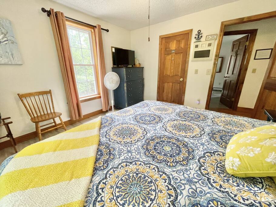* Game Room, Linens, Quiet St, Central AC, 4bd/2ba