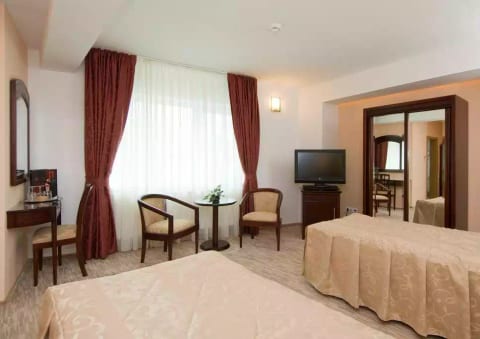 Twin room in central 4* modern hotel