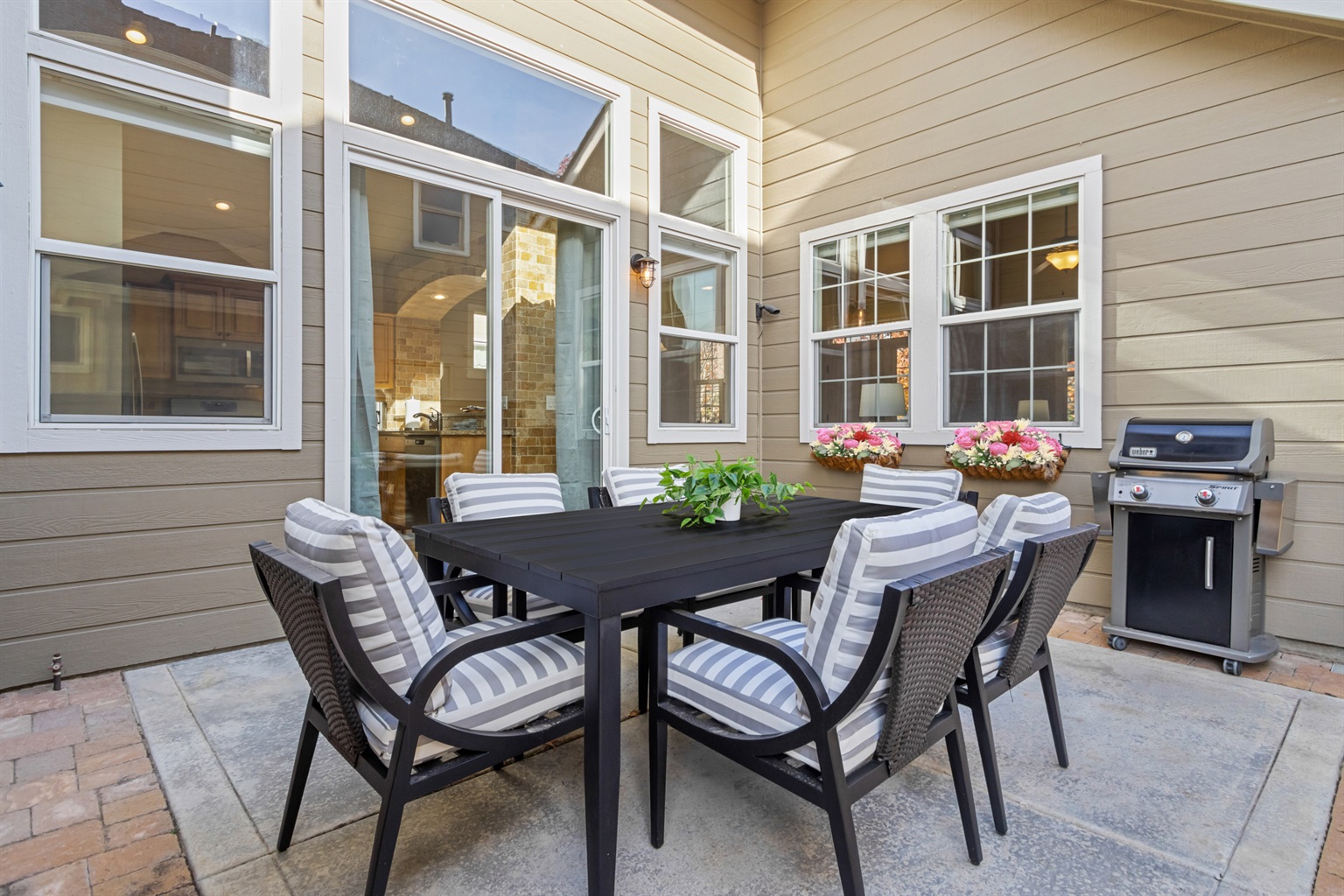 game-room-or-3br-or-outdoor-seating-bbq/