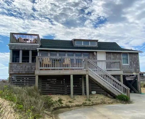 SERENDIPITY: Amazing Ocean Views on Beach Rd