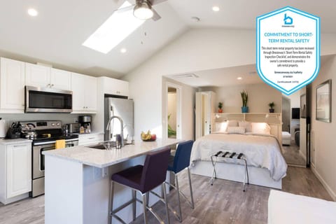 Luxury Loft ~ Bidet, Skylight & Bed for Royalty